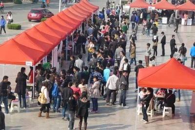 工廠老板的算盤 為何寧給中介1000，不漲工人200？