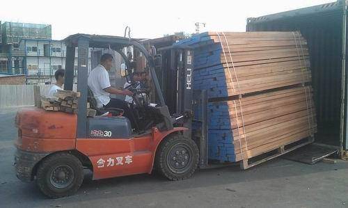 達(dá)州叉車貨物裝卸,廠房搬遷,叉車出租